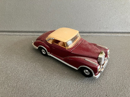 Ancienne Miniature Voiture Mercedes Benz 300S Corgi 1/36