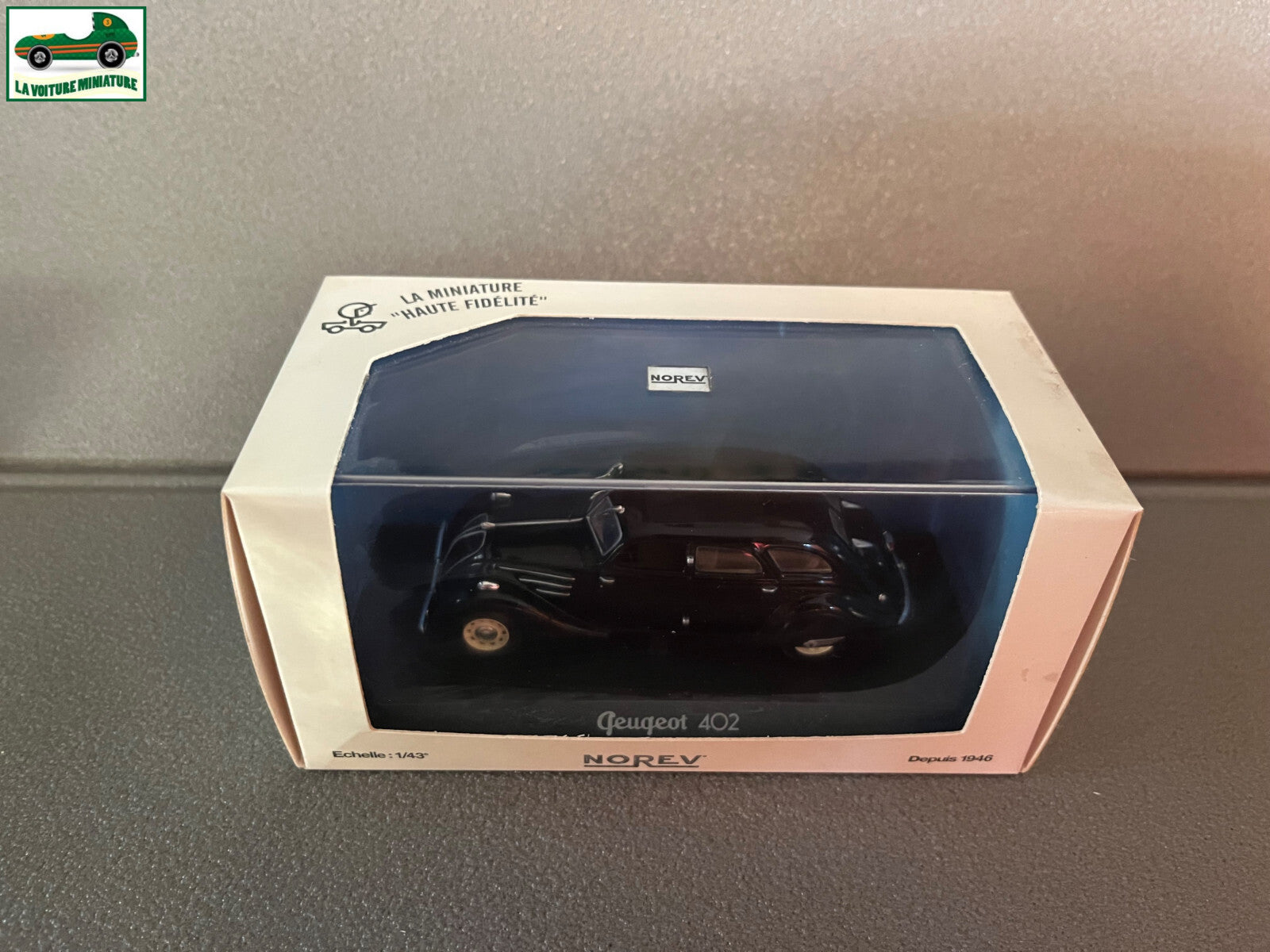 Voiture Miniature Peugeot 402 Norev au 1/43