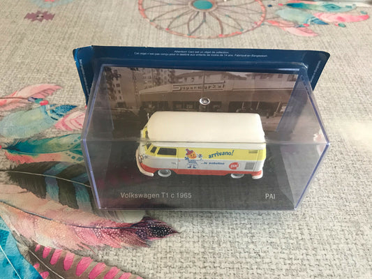 Voiture miniature Publicitaire VW Volkswagen Combi T1 c 1965 Patatine Pai 1/43