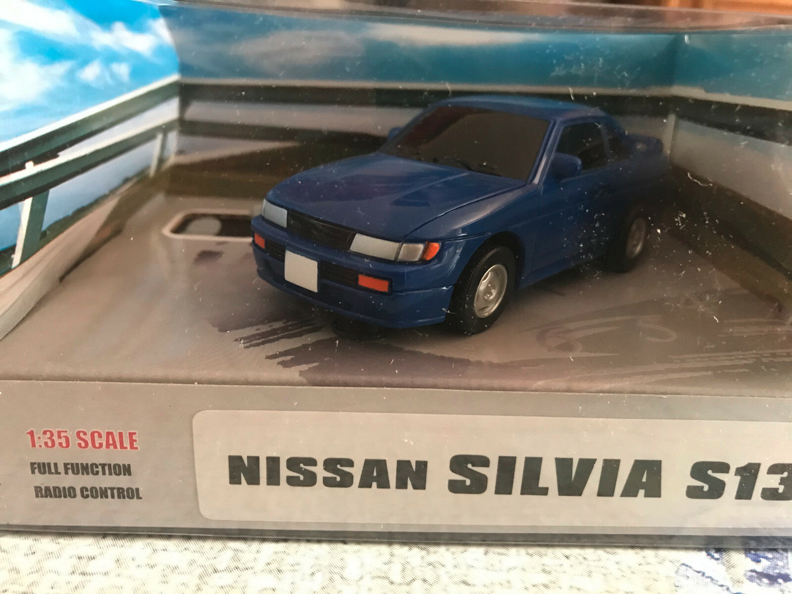 Voiture miniature Nissan Silvia S13 Radio Control au 1/35