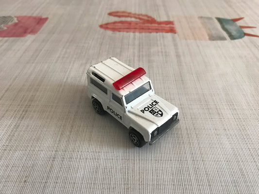Voiture miniature Land Rover Police Majorette N°266 1/60