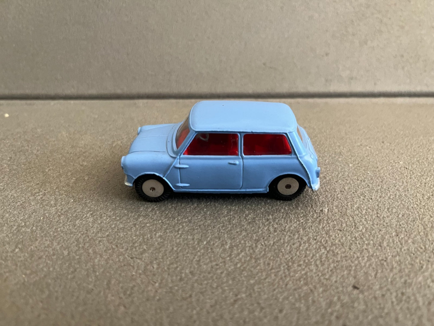 Ancienne Miniature Voiture Corgi Toys Morris Mini Minor Made in Gt Britain