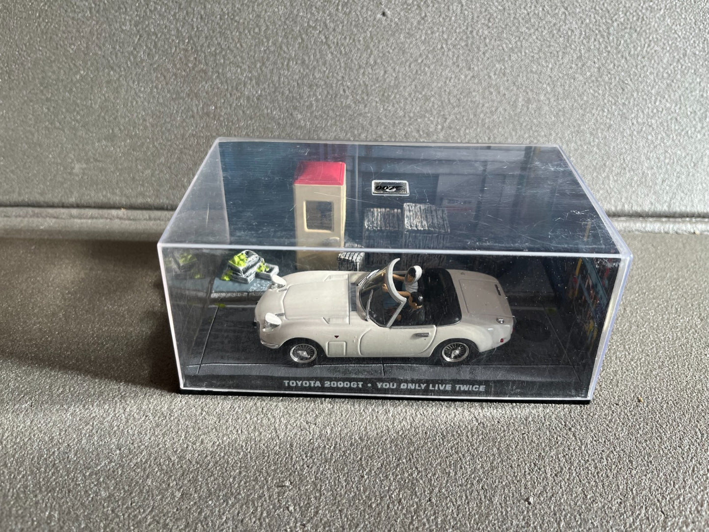 Voiture miniature Toyota 2000 GT James Bond 007 1/43