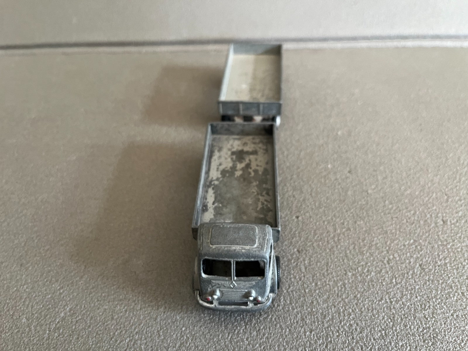 Voiture Miniature Ancienne Camion 7-T Renault CIJ Remorque France Epave