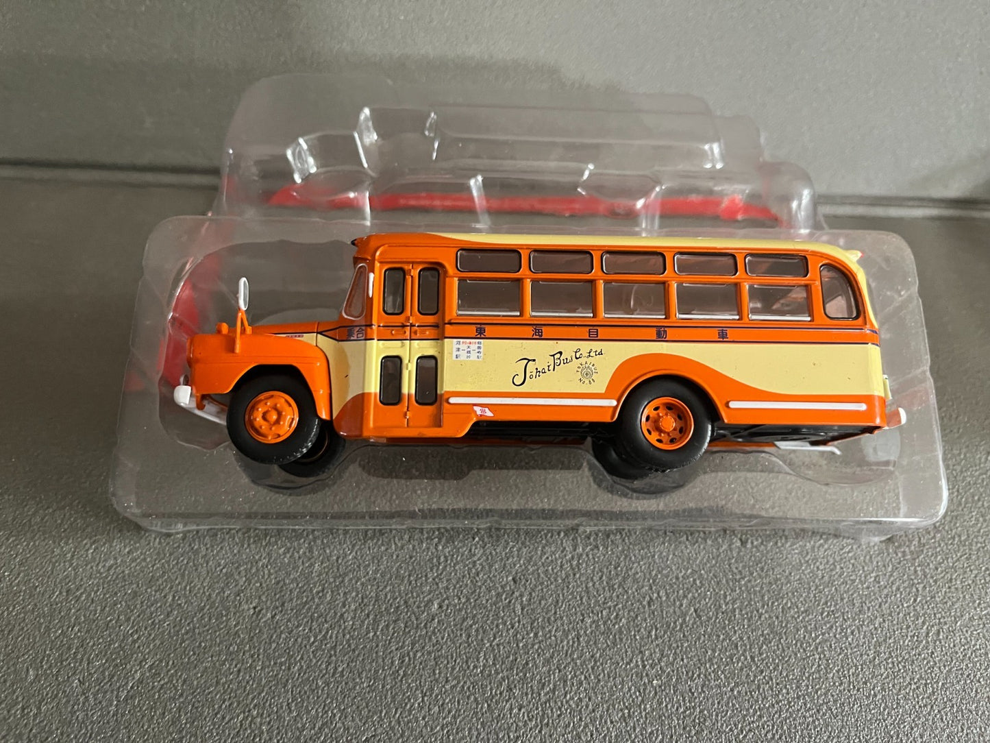 Voiture miniature Isuzu BXD 30 1/43 Autobus Autocars du Monde