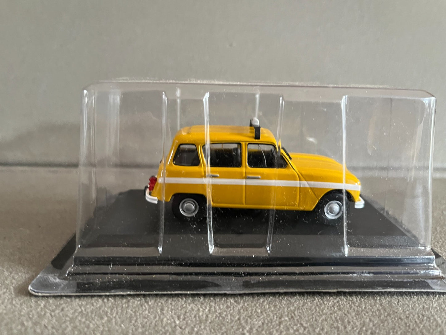 Voiture Miniature Renault 4 4L R4 Antananarivo 1984 Taxi Du Monde au 1/43 Altaya