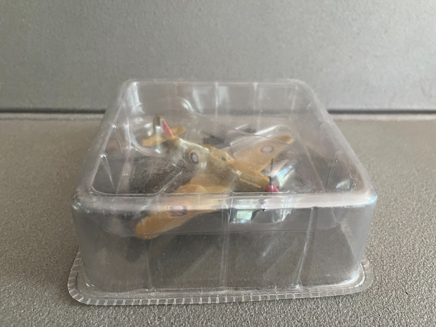 Avion miniature Militaire Hurricane Mk II 1/110 Delprado