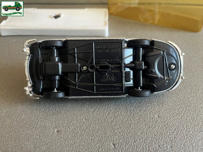 Voiture miniature Mercedes Benz 300 SL Guisval au 1/30