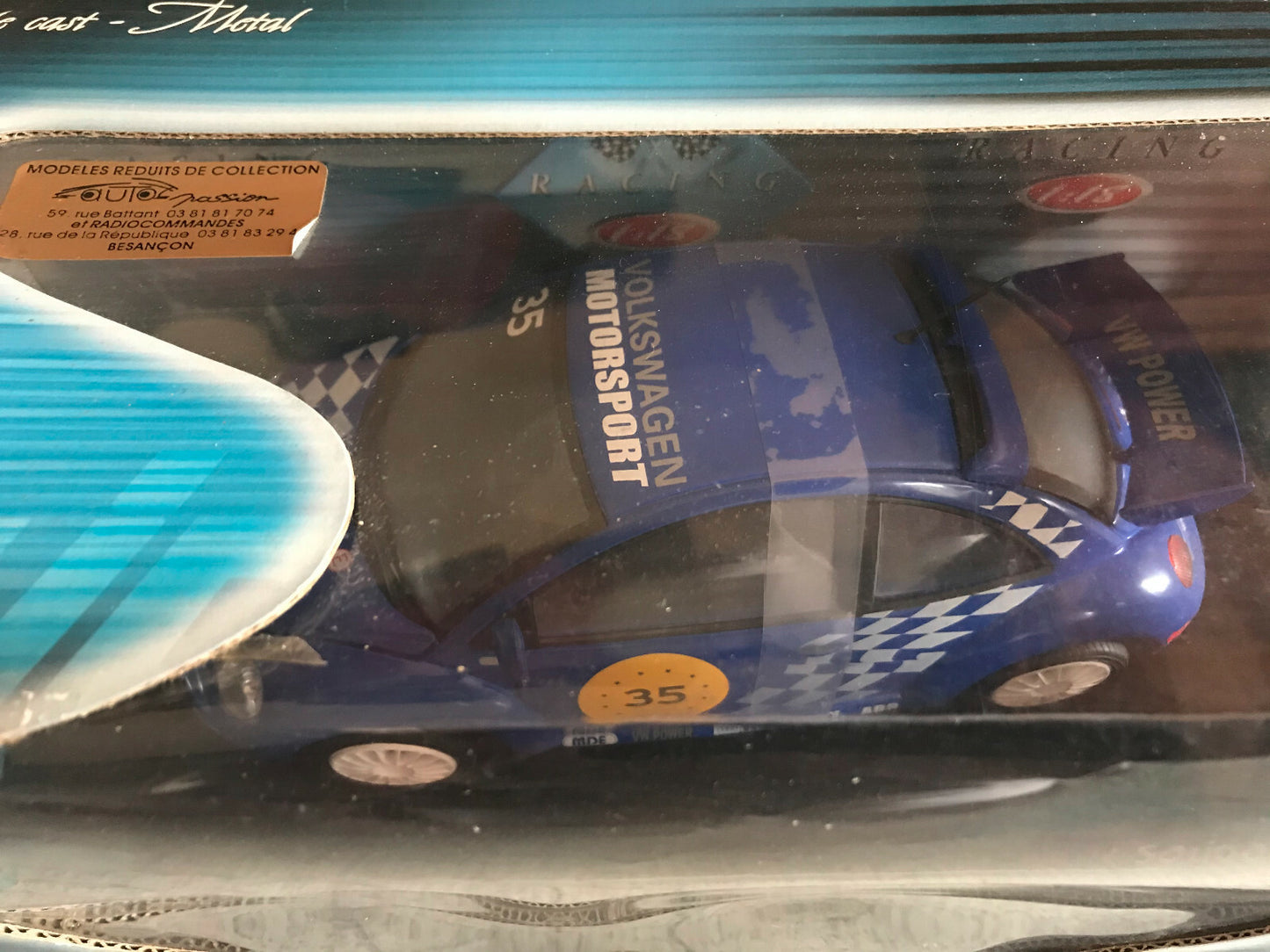 Voiture miniature Volkswagen VW New Beetle 1999 Solido 9033 au 1/18