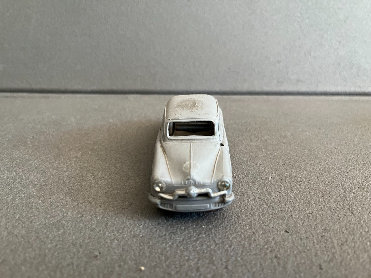 Ancienne Voiture Miniature Simca Aronde Norev Plastique France Epave