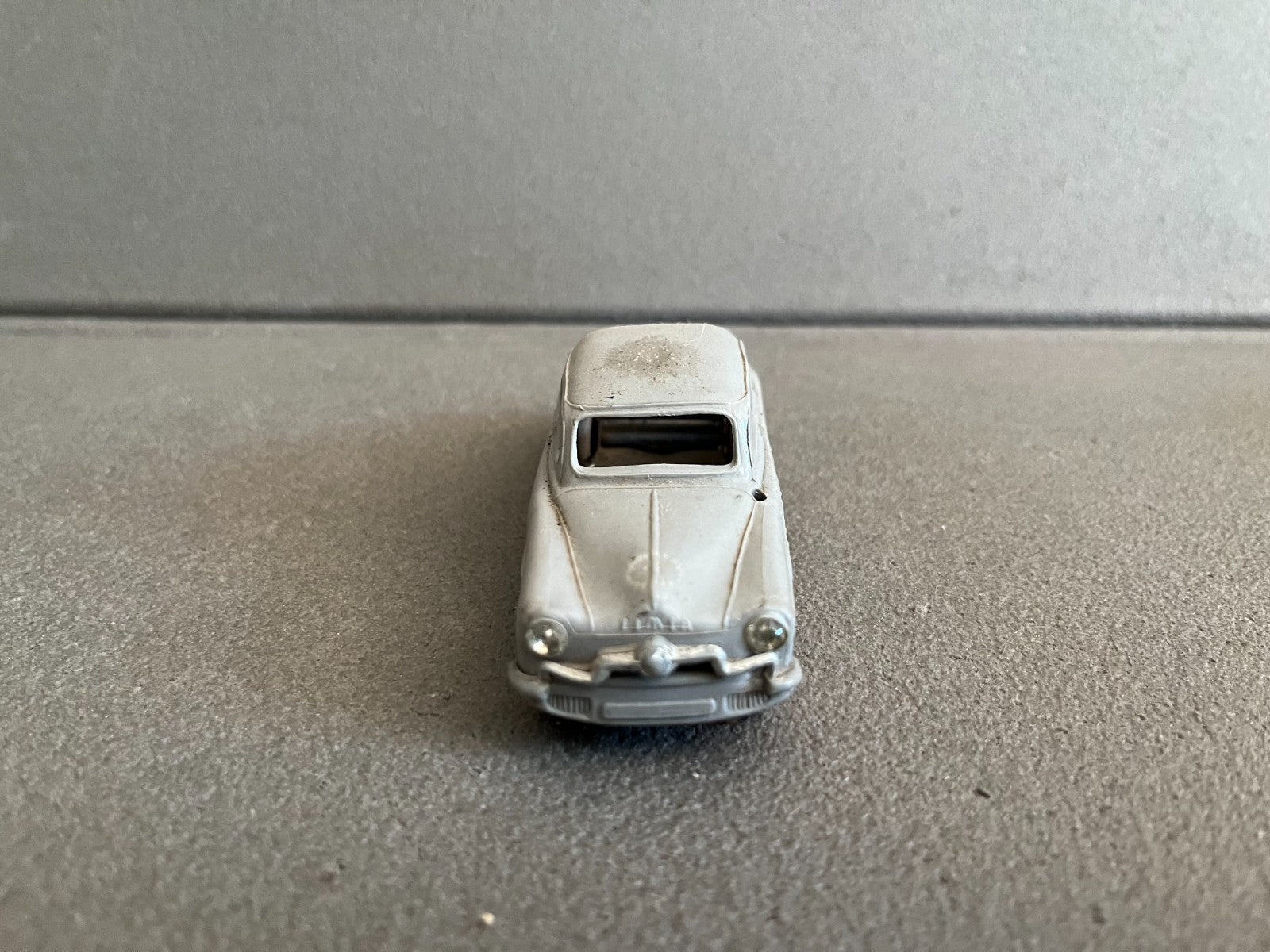 Ancienne Voiture Miniature Simca Aronde Norev Plastique France Epave