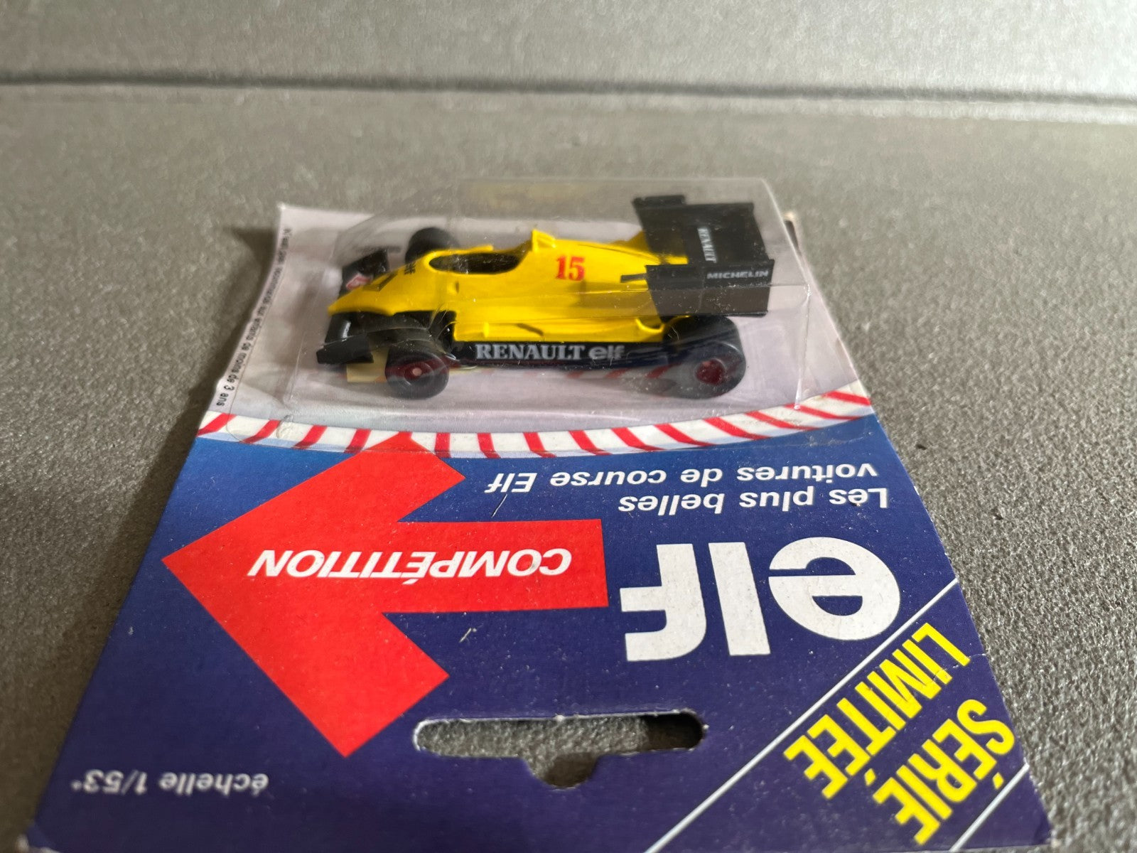 Voiture miniature F1 Renault Elf RE 40 1983 Elf Competition 1/53 Type Majorette