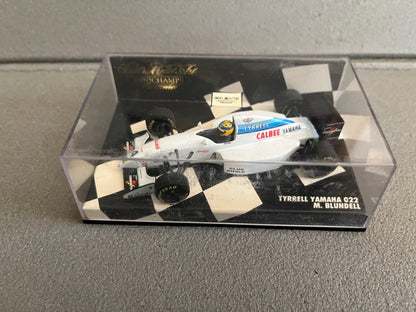 Voiture Miniature Formule 1 F1 Tyrrell Yamaha 022 Blundell Minichamps au 1/43