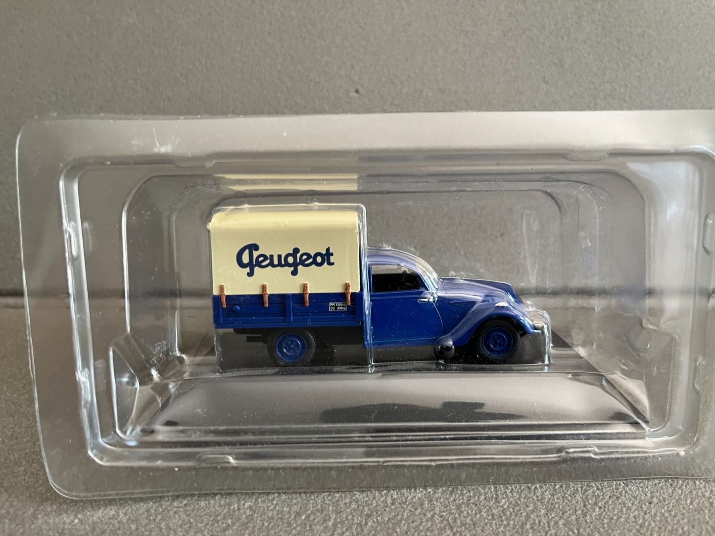 Voiture Miniature Peugeot 202 Camionnette 1947 Norev Hachette 1/43
