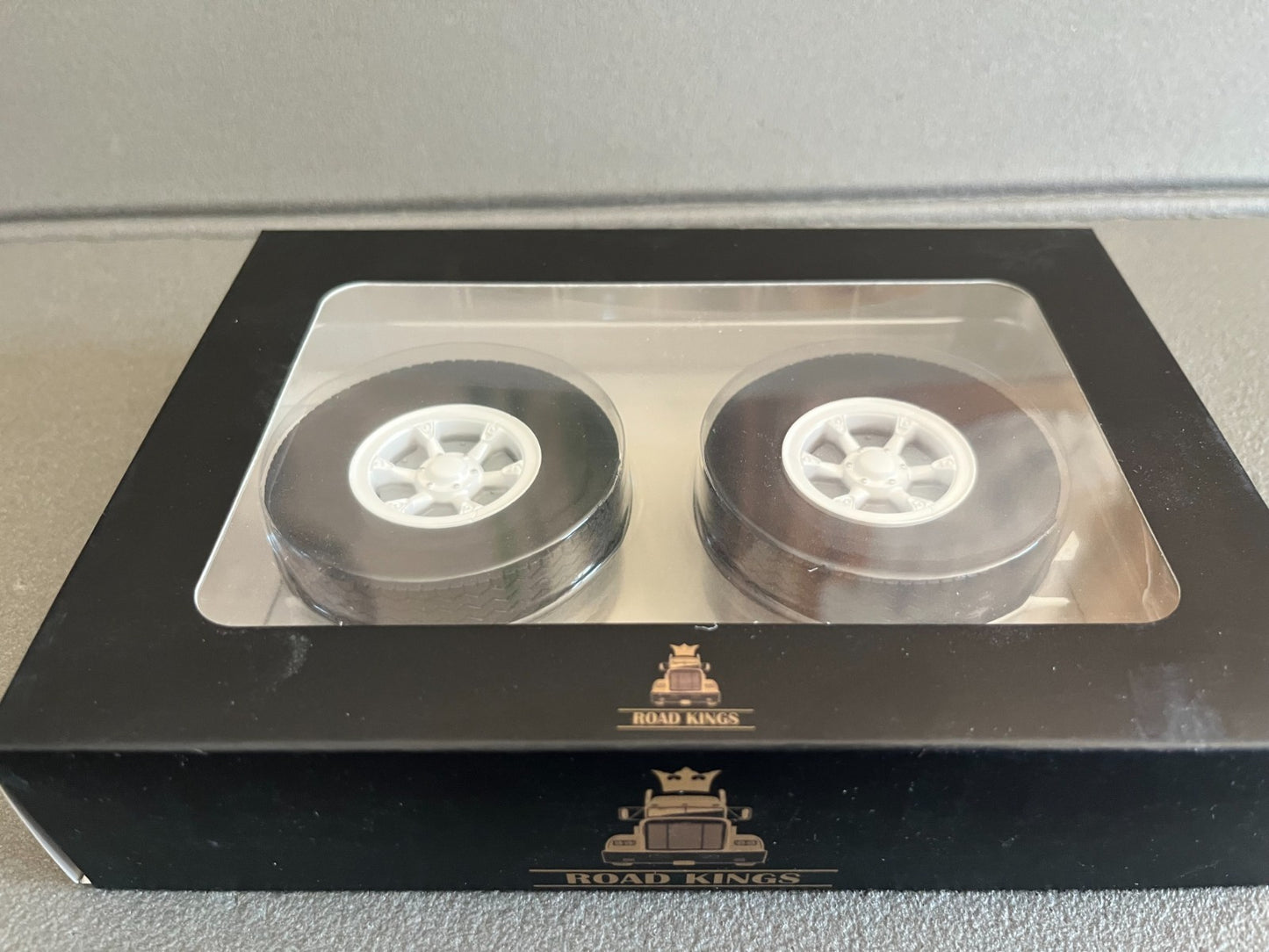 Camion miniature Set 4 Roues Trilex Road Kings RK18A009 au 1/18