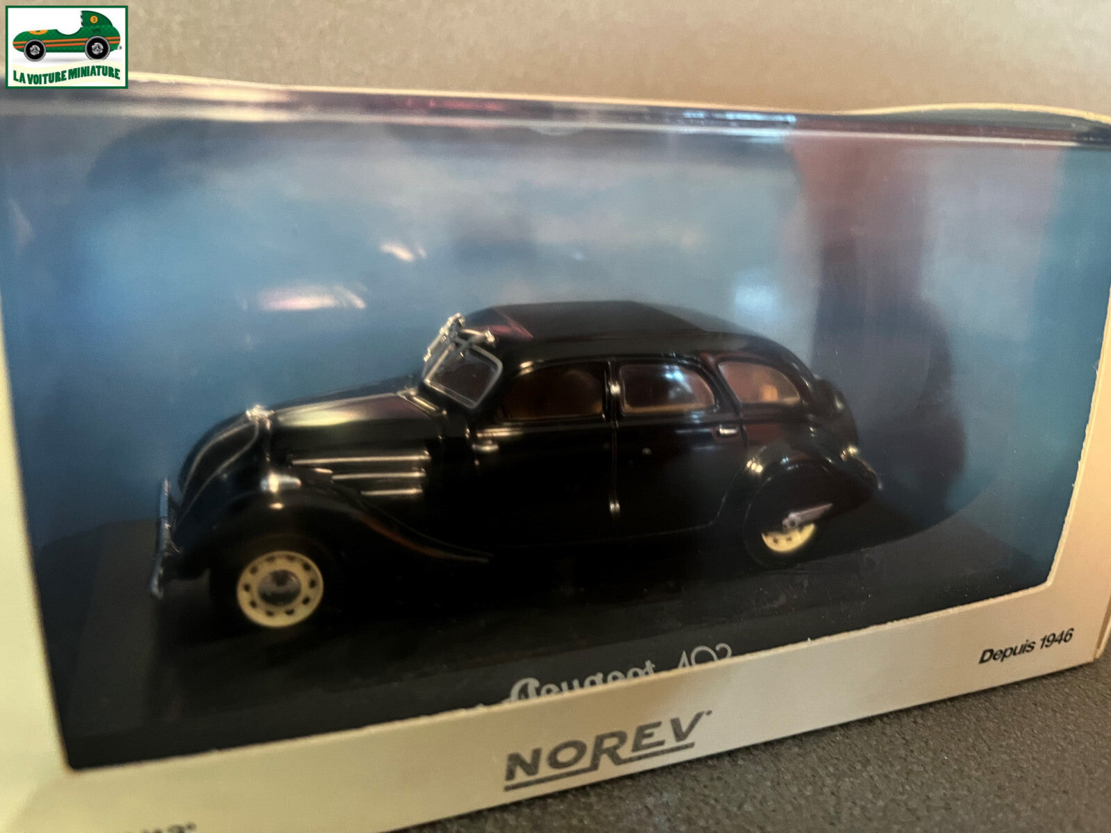 Voiture Miniature Peugeot 402 Norev au 1/43