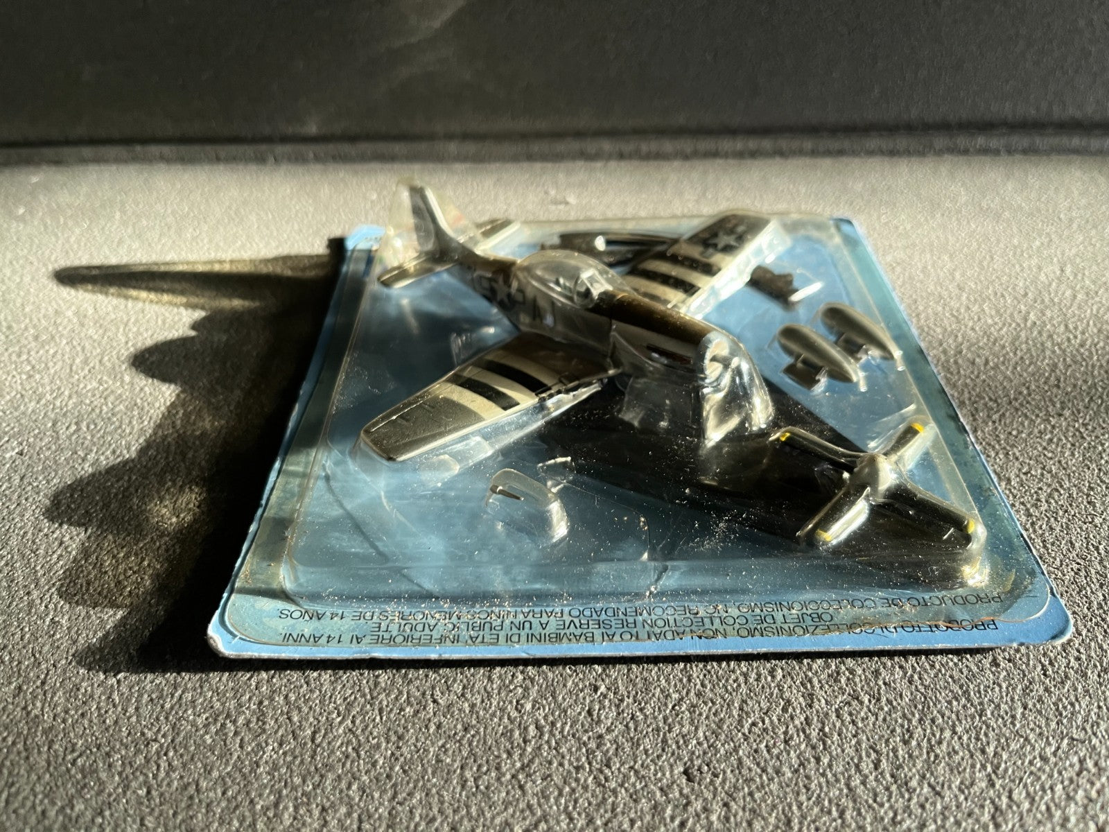 Avion miniature Militaire P-51 Mustang Fabbri Italeri 1/100