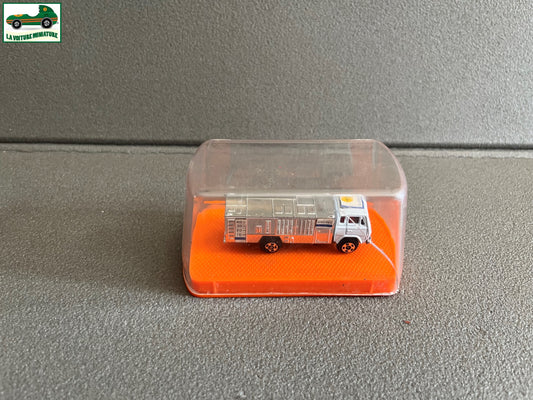 Voiture miniature Camion Mercedes Aeroport Guiloy Spain Echelle 1/124 Majorette