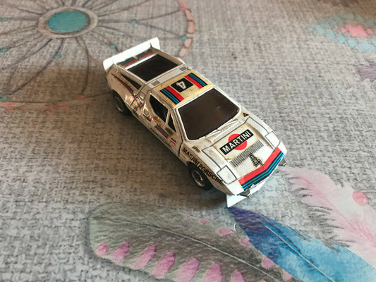 Voiture miniature Maserati Bora Martini Le Mans Made in Singapore 1/37