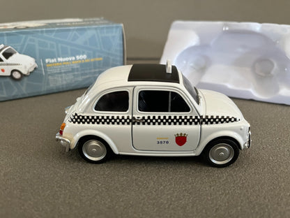 Voiture Miniature Fiat Nuova 500 Rome Taxi du Monde Welly 1/38