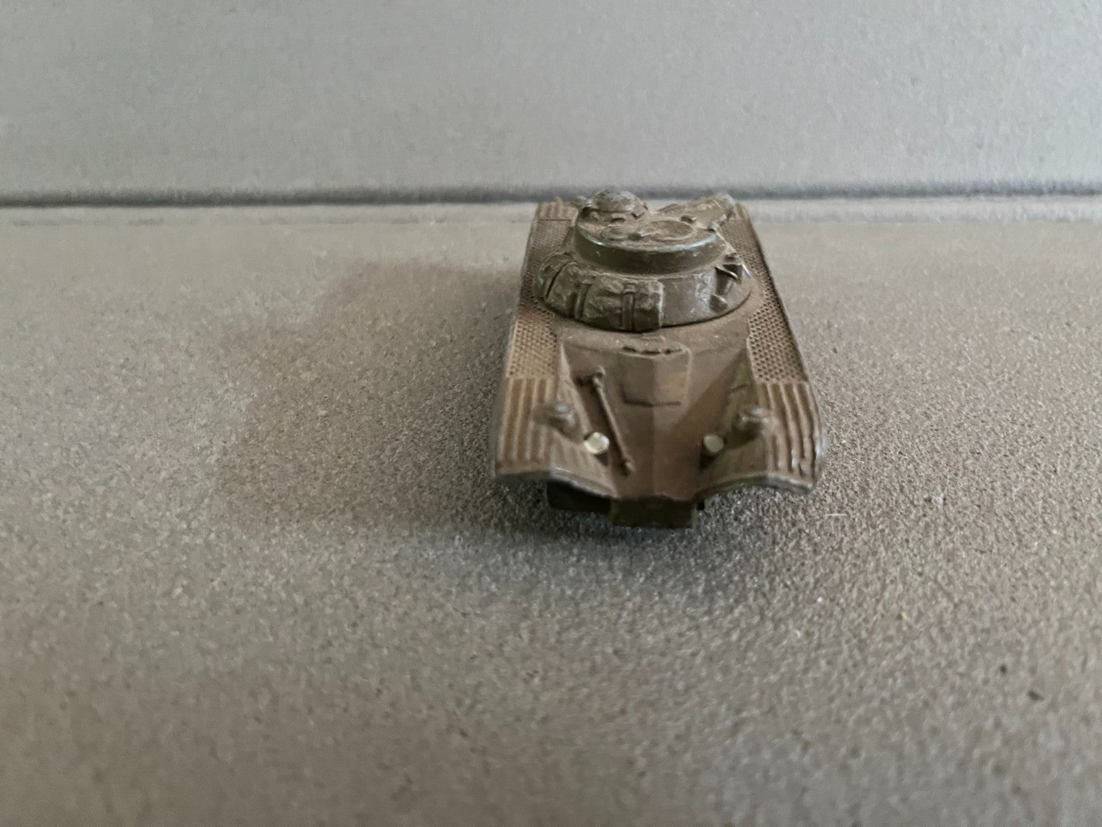 Ancienne Miniature Militaire Char EBR Panhard Dinky Toys Meccano France Epave