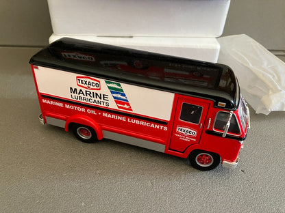Voiture miniature Camion Fourgon Texaco 1961 Divco Dividend Model 70 1/34
