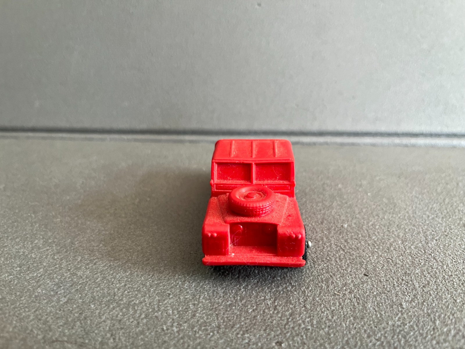 Voiture Miniature Ancien Land Rover Vinyl Line Germany Plastique Gomme Tomte