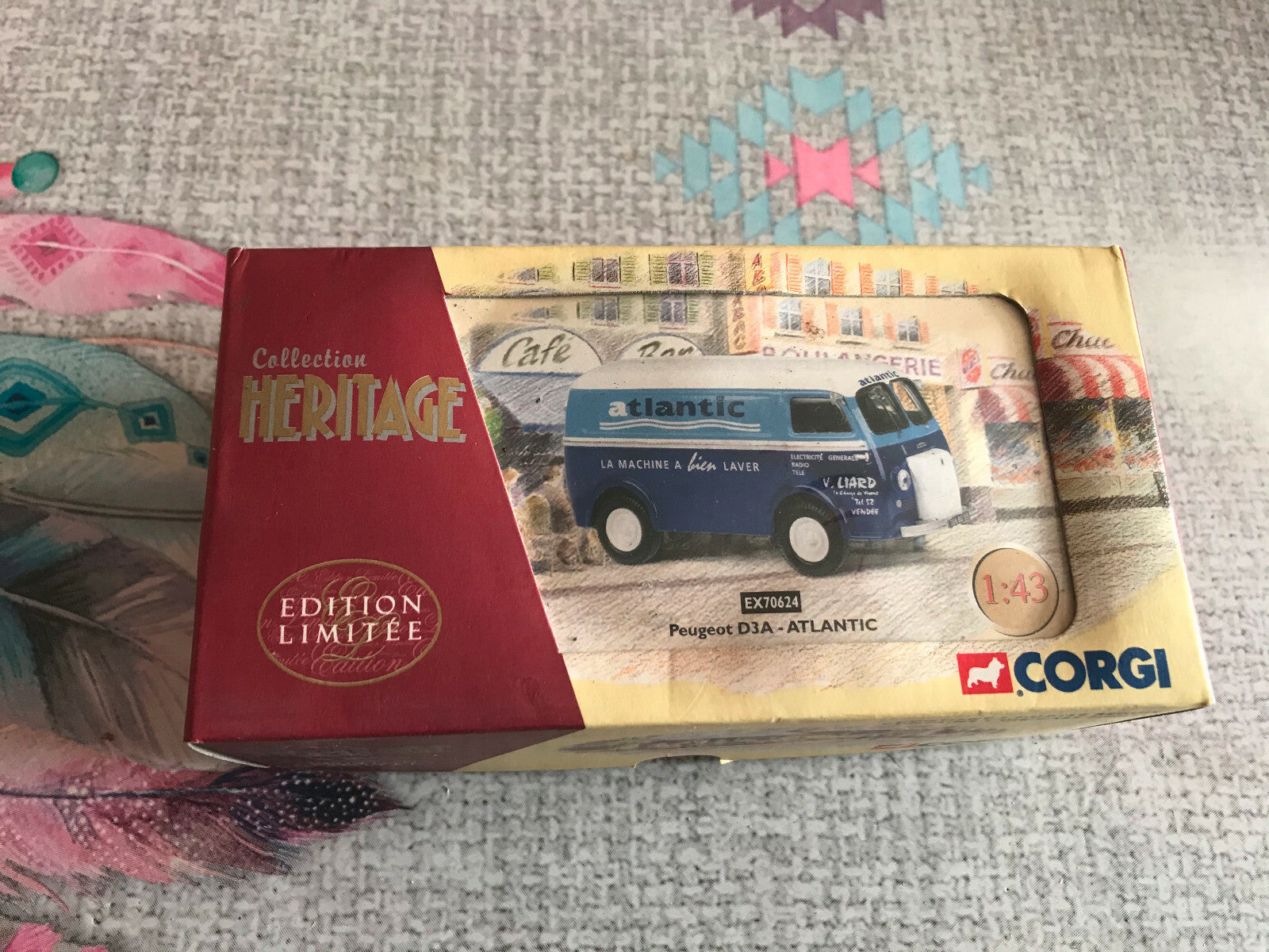 Voiture Miniature Fourgon Peugeot D3A Atlantic Corgi 70624 1/43