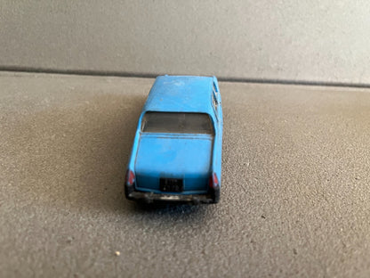 Ancienne Voiture Miniature Lancia Flaminia Norev Plastique France Epave