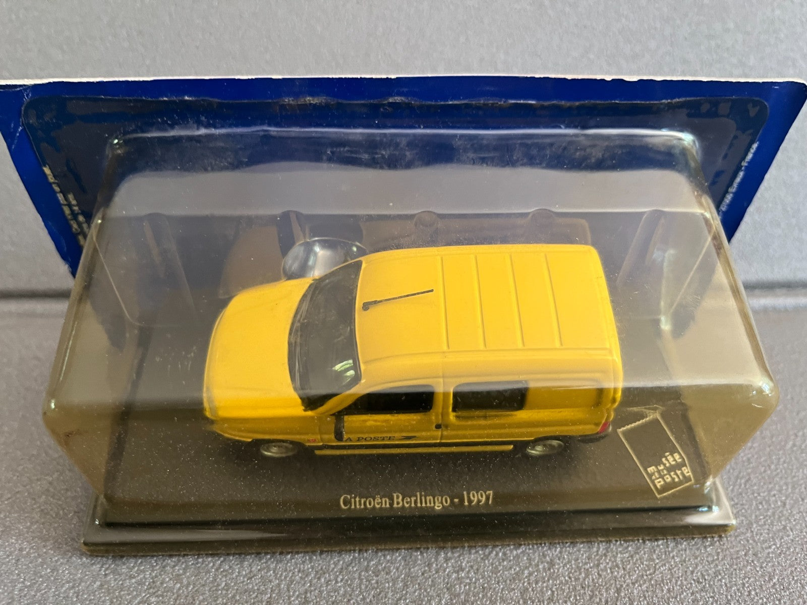 Voiture Miniature Camion Publicitaire Citroen Berlingo La Poste 1997 au 1/43