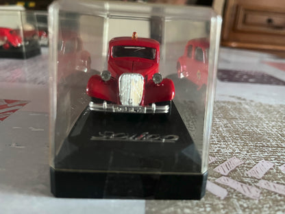 Voiture miniature Traction 4827 Citroen 15 CV 1952 Pompiers Solido au 1/43