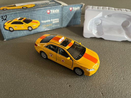 Voiture Miniature Toyota Camry 2009 Tokyo Taxi du Monde Welly au 1/38