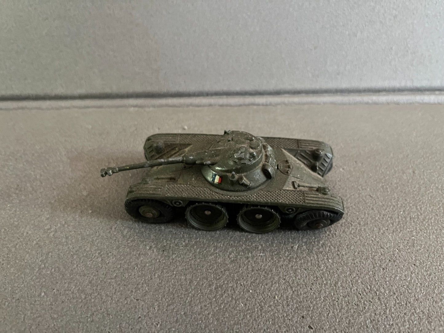 Ancienne Miniature Militaire Char EBR Panhard Dinky Toys Meccano France Epave