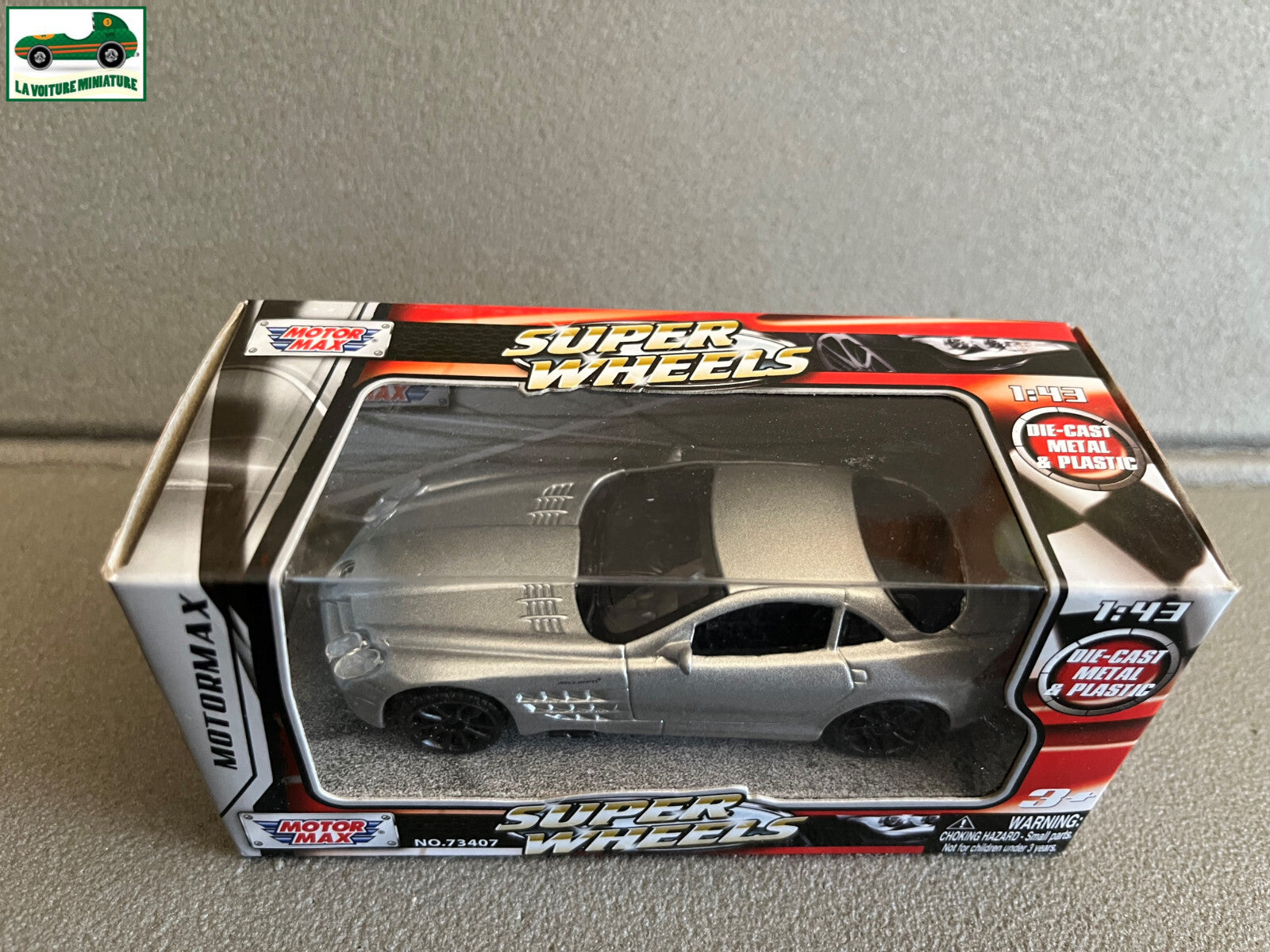 Voiture miniature 2005 Mercedes-Benz SLR McLaren Motor Max 1/43