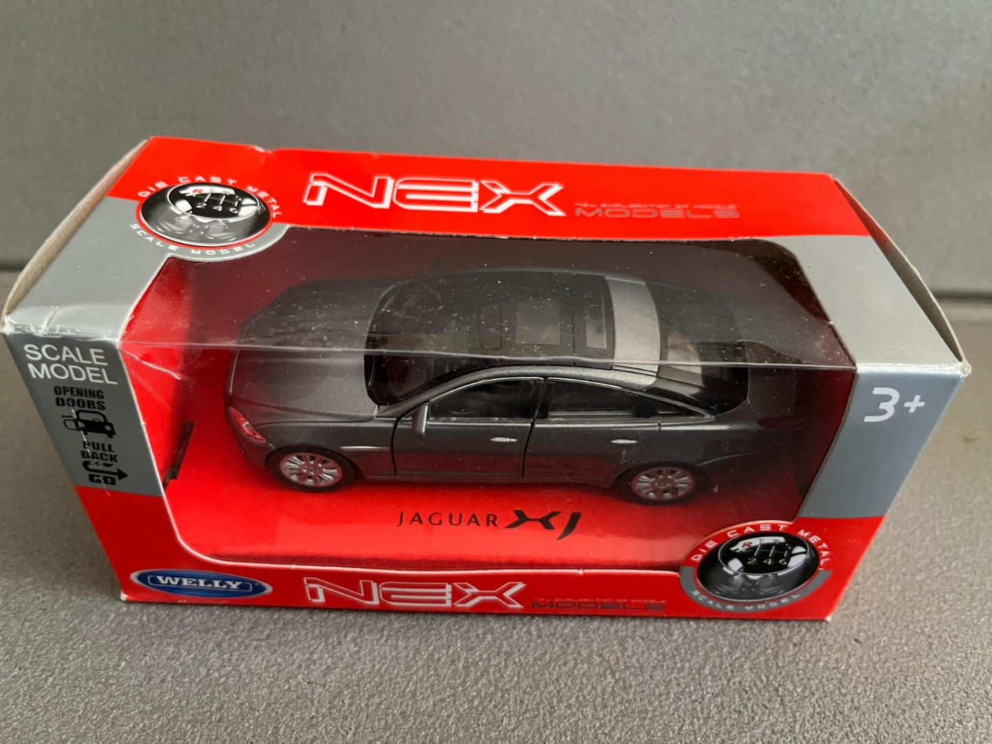 Voiture Miniature Jaguar XJ Welly au 1/34 1/36