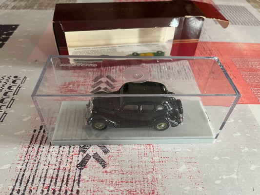Voiture Miniature Ford 1935 Fordor Touring Sedan 42 Rextoys 1/43