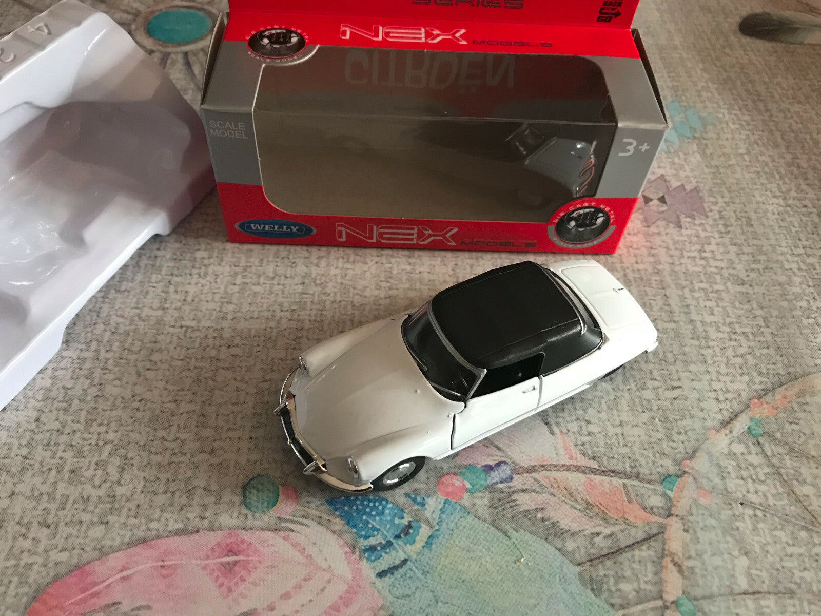 Voiture miniature Citroen DS 19 Cabriolet Welly 1/34 - 1/36 - 1/39