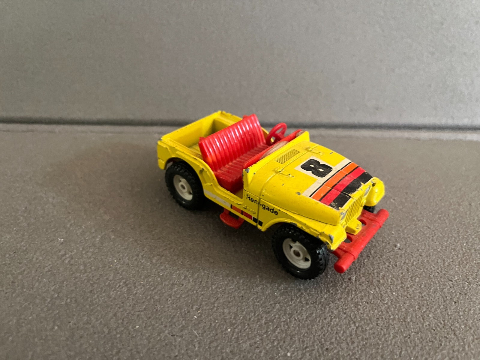 Ancienne Miniature Voiture Corgi Toys Jeep CJ-5 1/36 Epave