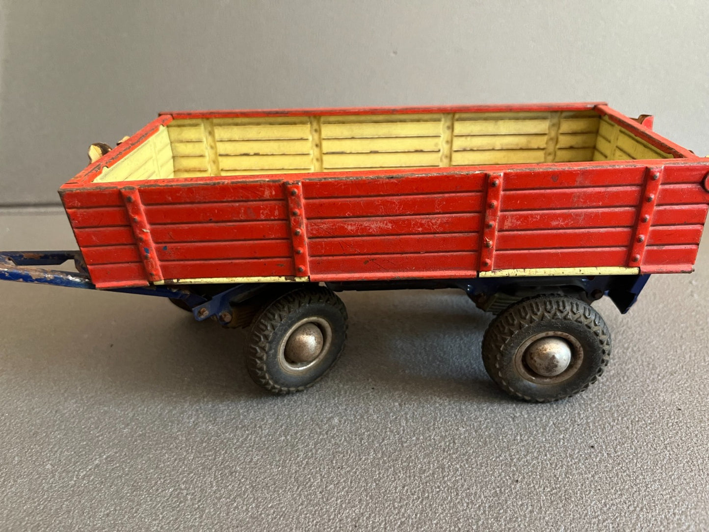 Jouet Ancien Voiture Miniature Tôle Remorque Gama Incomplet