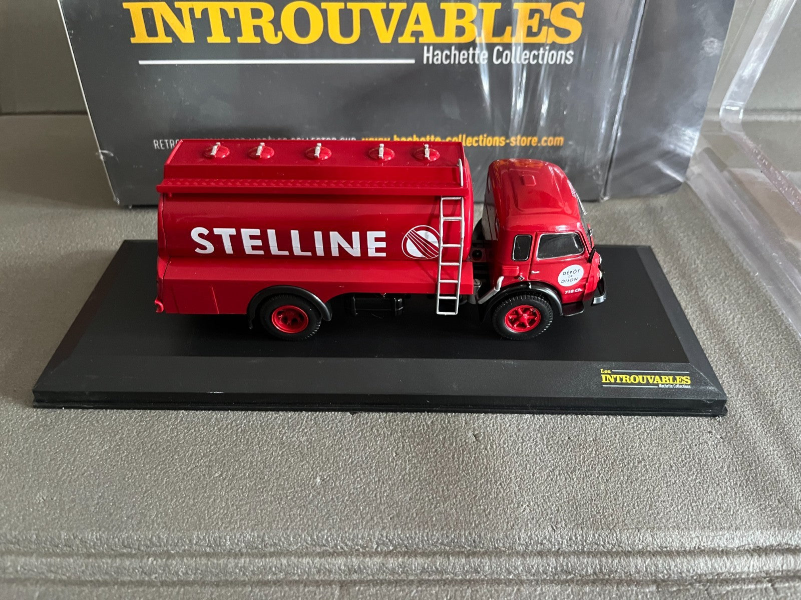 Voiture miniature Camion Citerne Renault Stelline Les Introuvables Hachette 1/43