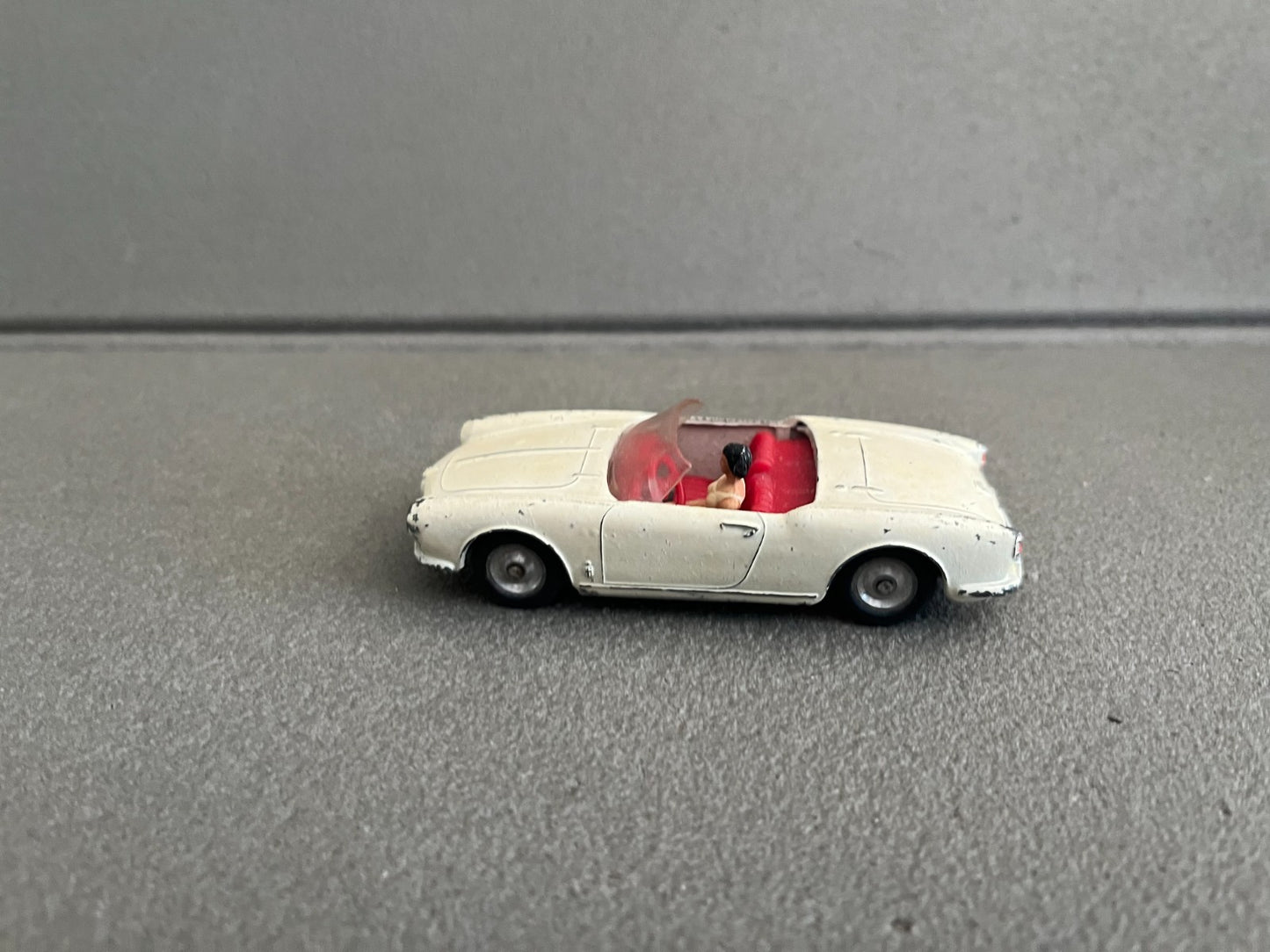Ancienne Miniature Voiture Alfa Romeo Giulietta Spider Solido Serie 100 France