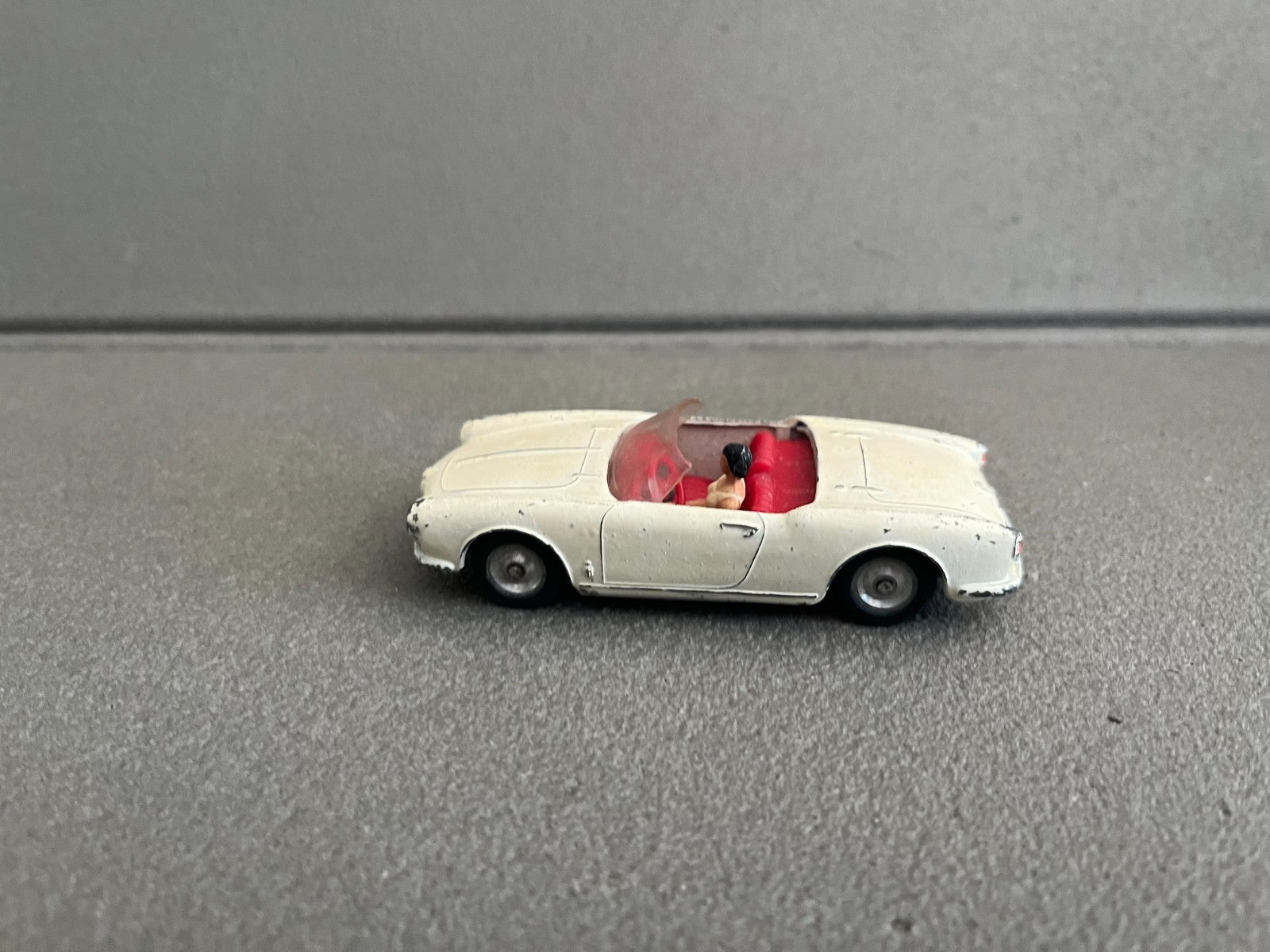 Ancienne Miniature Voiture Alfa Romeo Giulietta Spider Solido Serie 100 France