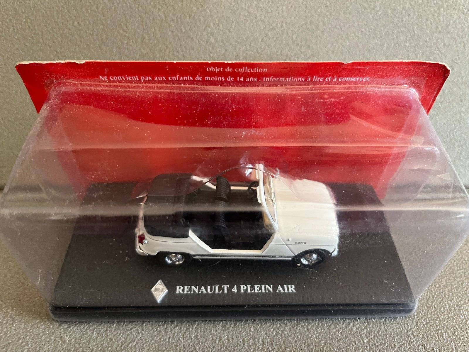 Voiture miniature Renault 4 Plein Air 4L R4 Auto Plus Hachette 1/43