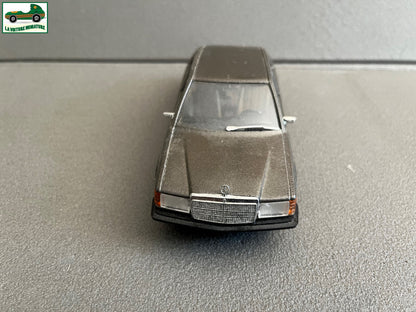 Ancienne Miniature Voiture Mercedes 190E Burago 1/25
