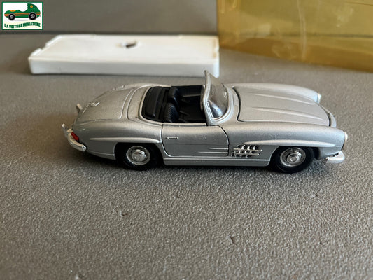 Voiture miniature Mercedes Benz 300 SL Guisval au 1/30