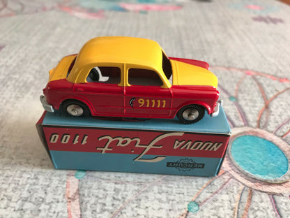 Voiture miniature Taxi Fiat 1100 Nuova Mercury Hachette 1/48 1/43 Style Dinky