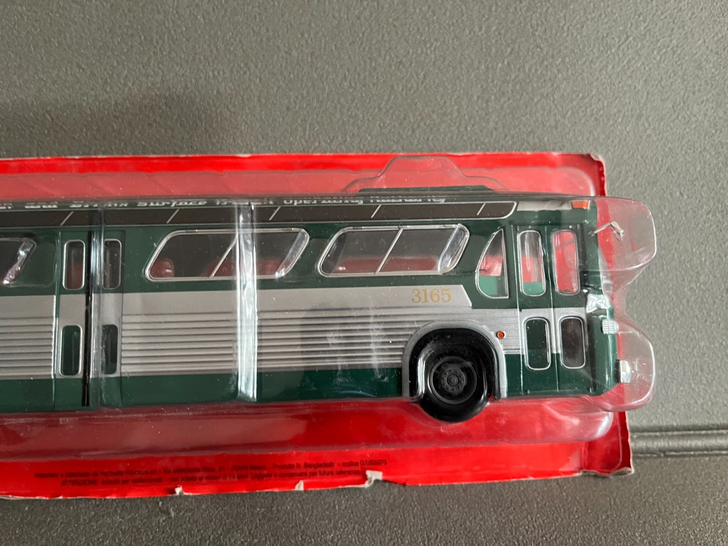 Voiture Miniature GM GMC New Look Fish Bowl Autocar Autobus Bus Hachette 1/43