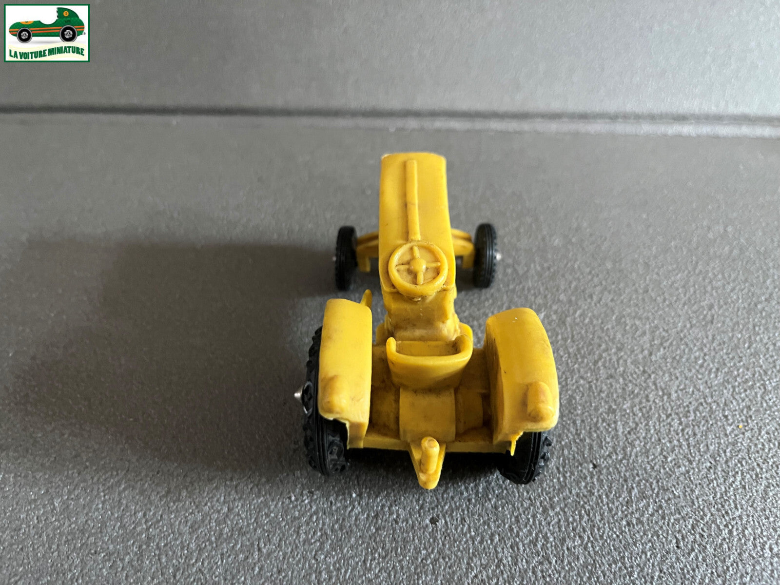 Voiture Miniature Ancien Tracteur Vinyl Line Plastique Gomme 1/43 idem Tomte