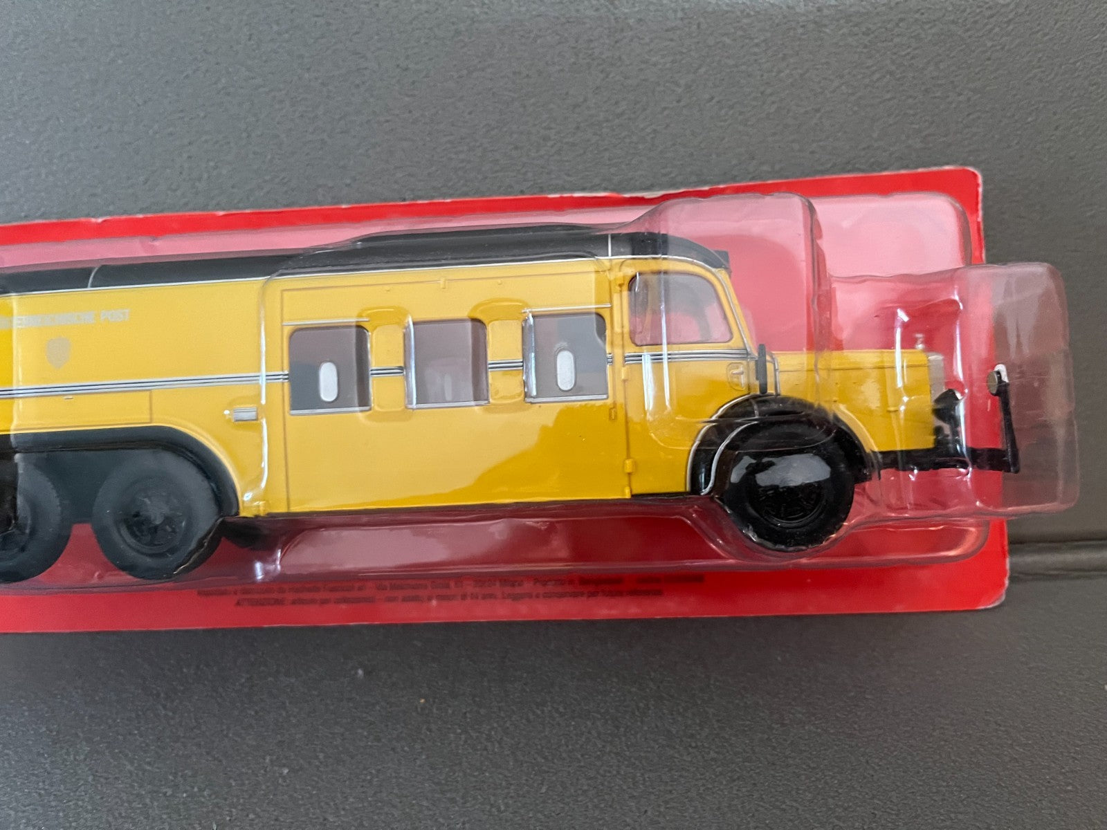 Voiture miniature Mercedes O10000 Postal Autocar Autobus Bus Hachette 1/43