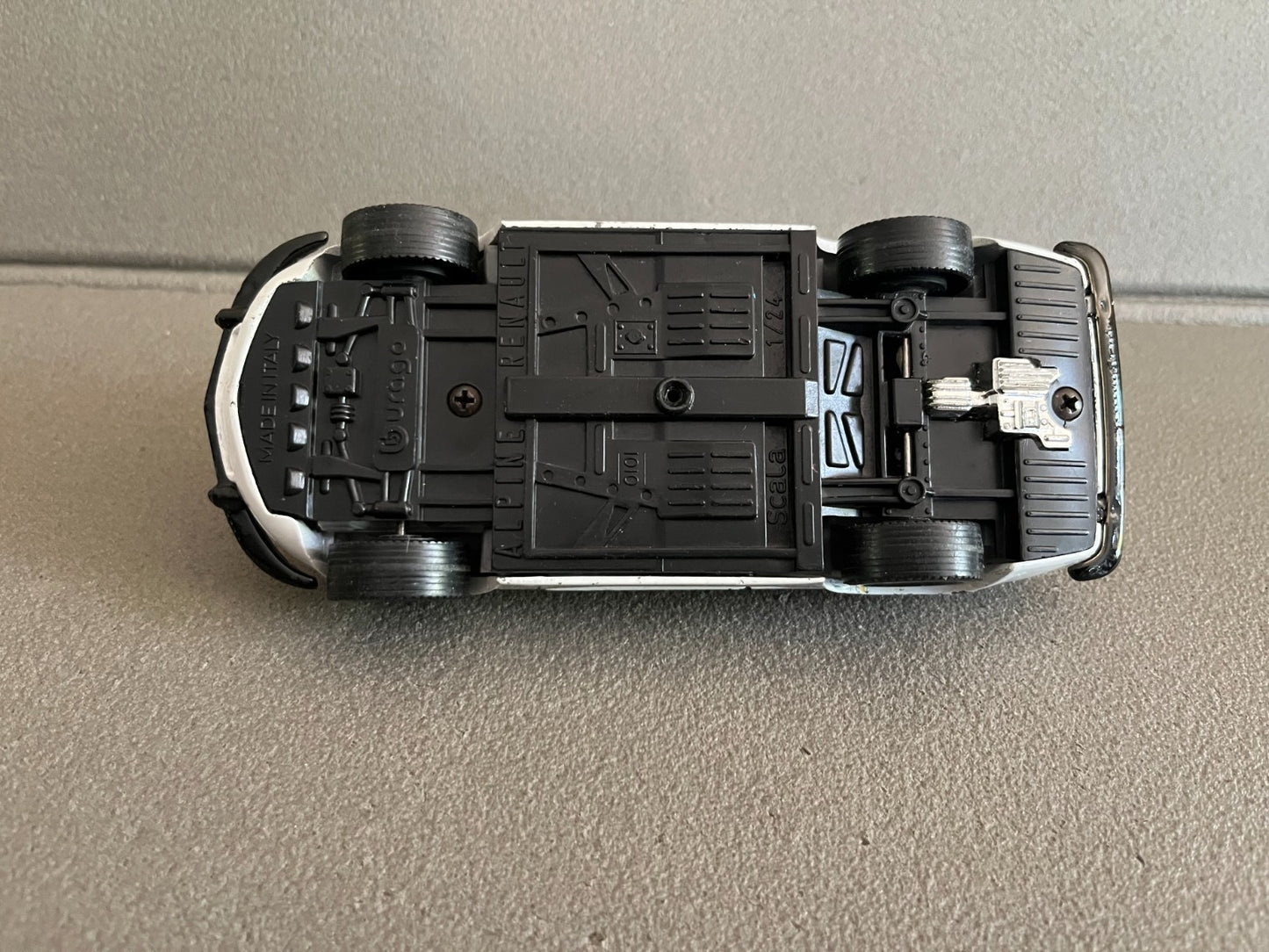 Ancienne Miniature Voiture Alpine Renault 1/24 Burago